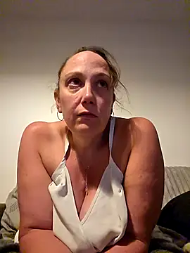 Snapshot of Wisie_Cutie chatting on 20, 4, 2026 Wisie Cutie online show from 20, 4, 2026
