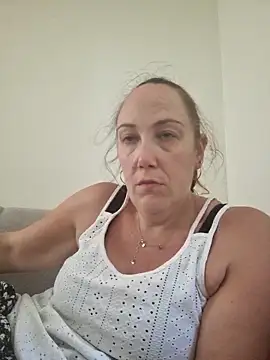 Wisie Cutie online show from 19, 9, 2025