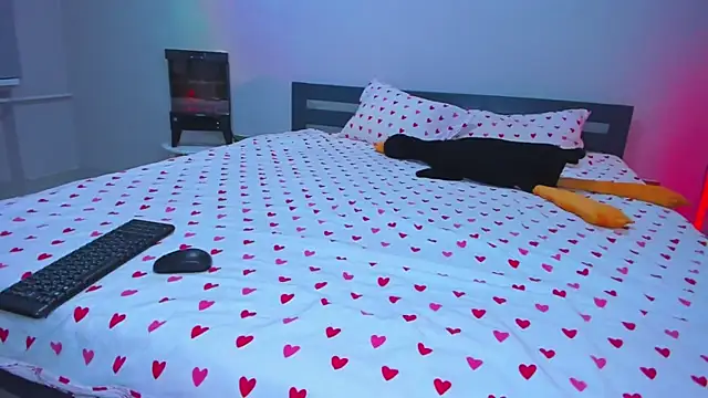 TishaLove online show from 12, 11, 2025