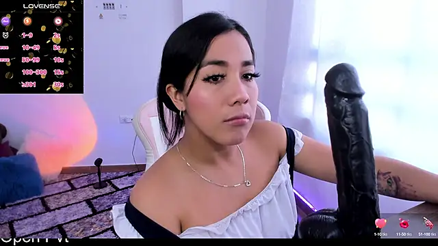 KAROLIVONNE online show from 8, 12, 2024