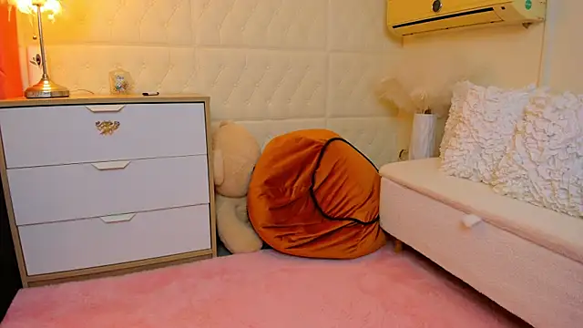 naughtycleo online show from 17, 4, 2026