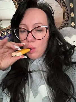 AnnaAnn online show from 26, 9, 2025