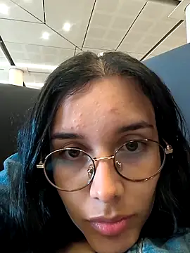 Snapshot of Annya-sweet chatting on 11, 11, 2025 Annya-sweet online show from 11, 11, 2025