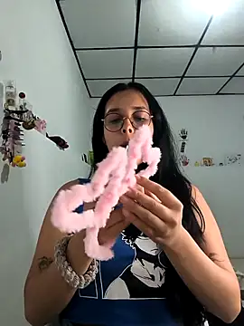 Snapshot of Annya-sweet chatting on 15, 9, 2025 Annya-sweet online show from 15, 9, 2025