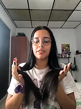 Snapshot of Annya-sweet chatting on 6, 11, 2025 Annya-sweet online show from 6, 11, 2025