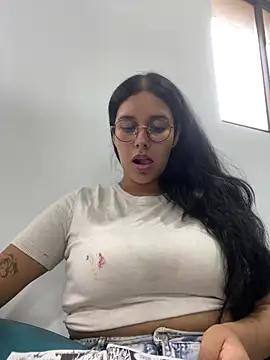 Snapshot of Annya-sweet chatting on 13, 3, 2025 Annya-sweet online show from 13, 3, 2025