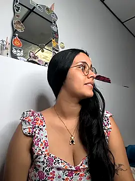 Snapshot of Annya-sweet chatting on 11, 9, 2025 Annya-sweet online show from 11, 9, 2025