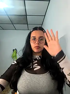 Snapshot of Annya-sweet chatting on 16, 10, 2025 Annya-sweet online show from 16, 10, 2025