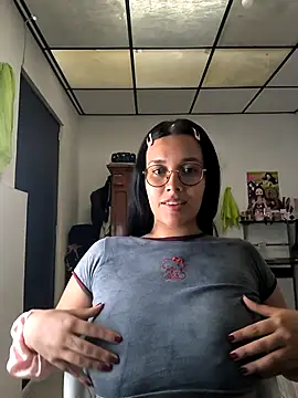 Snapshot of Annya-sweet chatting on 22, 9, 2025 Annya-sweet online show from 22, 9, 2025