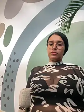 Snapshot of Annya-sweet chatting on 20, 3, 2025 Annya-sweet online show from 20, 3, 2025