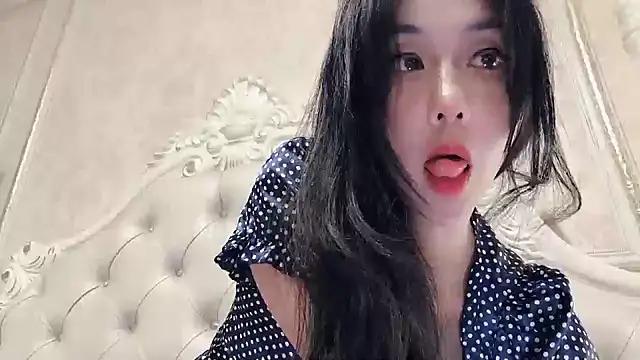 Jeanie Tiya online show from 3, 2, 2025