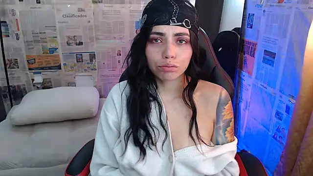 Snapshot of i_am_nina_ chatting on 12, 11, 2025 i am nina online show from 12, 11, 2025