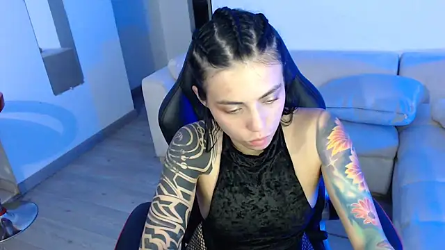 Snapshot of i_am_nina_ chatting on 8, 3, 2025 i am nina online show from 8, 3, 2025