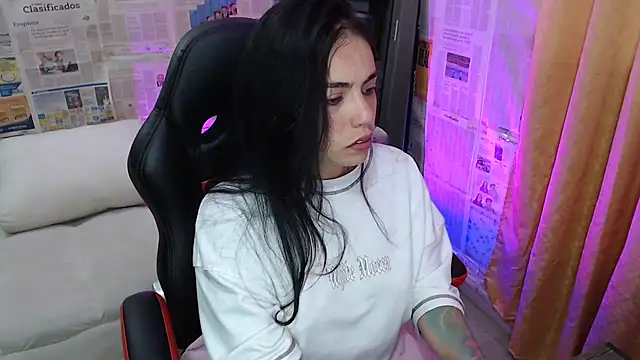 Snapshot of i_am_nina_ chatting on 22, 10, 2025 i am nina online show from 22, 10, 2025