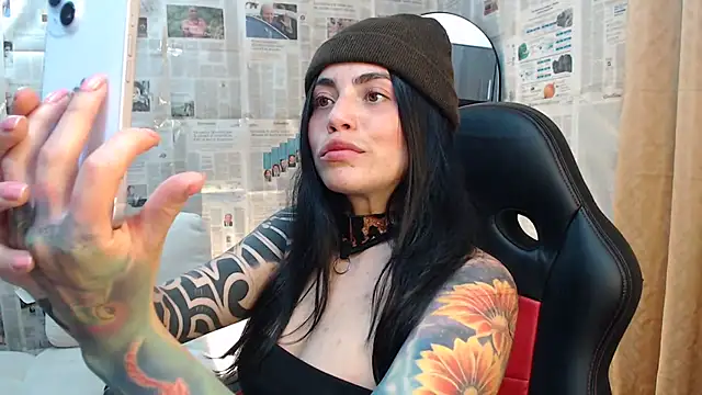 Snapshot of i_am_nina_ chatting on 7, 10, 2025 i am nina online show from 7, 10, 2025