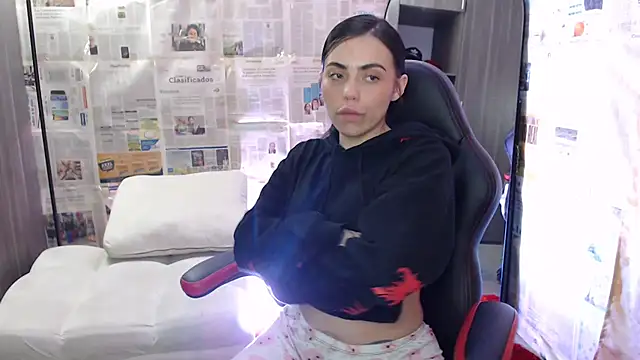 Snapshot of i_am_nina_ chatting on 18, 9, 2025 i am nina online show from 18, 9, 2025