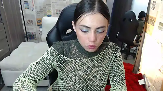 Snapshot of i_am_nina_ chatting on 28, 10, 2025 i am nina online show from 28, 10, 2025