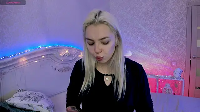 LillyMoure  online show from 15, 1, 2026