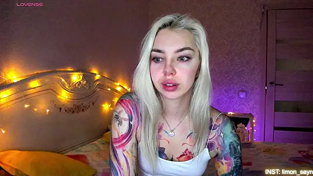 LillyMoure  online show from 5, 3, 2026