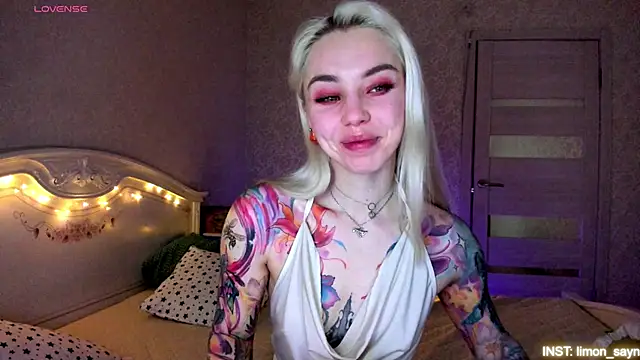 LillyMoure  online show from 1, 6, 2026