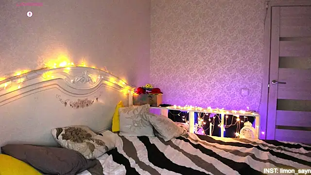 LillyMoure  online show from 10, 2, 2026