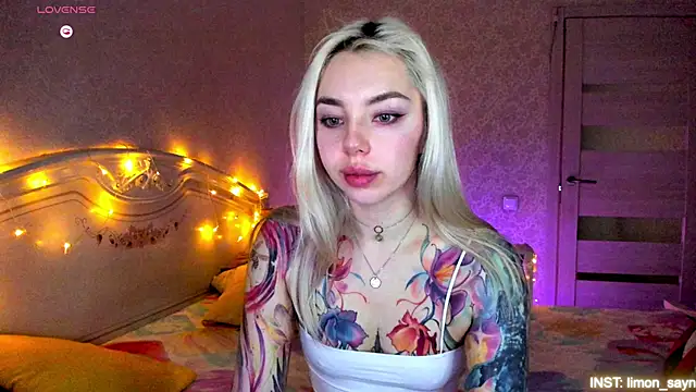 LillyMoure  online show from 12, 3, 2026