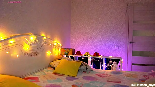 LillyMoure  online show from 16, 3, 2026