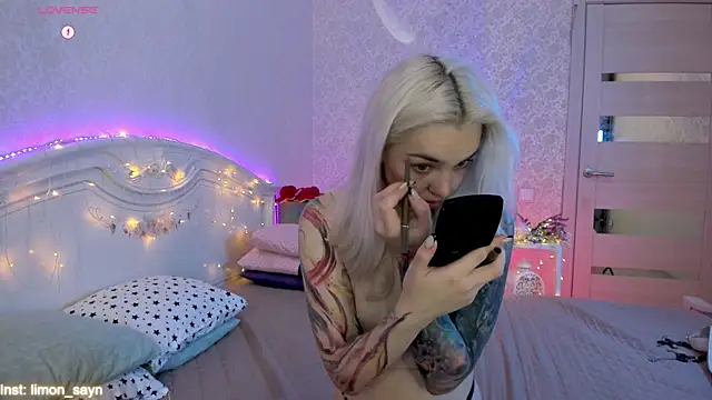 LillyMoure  online show from 1, 10, 2025