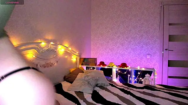 LillyMoure  online show from 22, 2, 2026