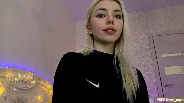 LillyMoure  online show from 3, 2, 2026