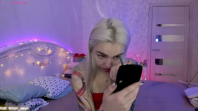 LillyMoure  online show from 27, 9, 2025