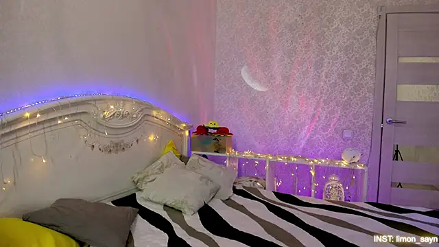 LillyMoure  online show from 3, 2, 2026