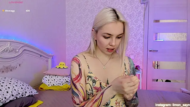 LillyMoure  online show from 19, 3, 2025