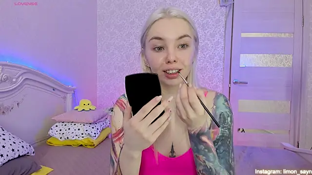 LillyMoure  online show from 20, 3, 2025