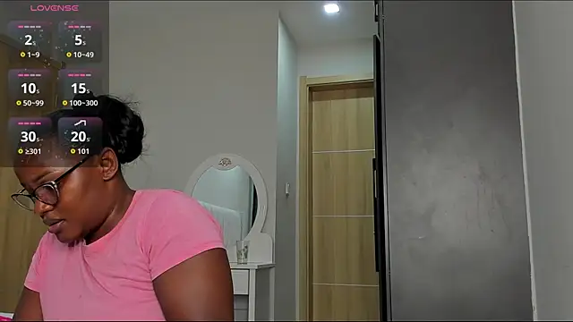 Snapshot of _heavenlysent chatting on 25, 6, 2026 heavenlysent online show from 25, 6, 2026