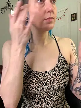 MissCumberdale online show from 11, 3, 2025