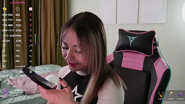 Fiona-Love online show from 4, 11, 2025