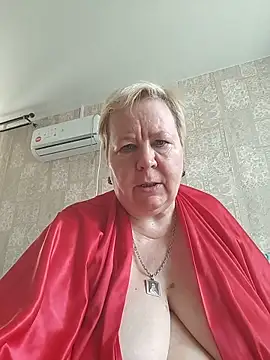 Snapshot of EffectFiona chatting on 11, 6, 2026 EffectFiona online show from 11, 6, 2026