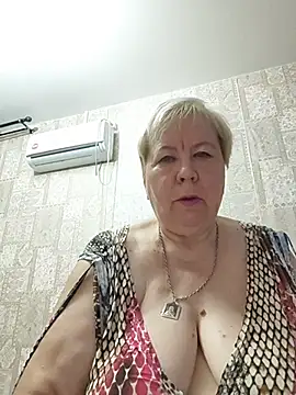 Snapshot of EffectFiona chatting on 11, 7, 2026 EffectFiona online show from 11, 7, 2026