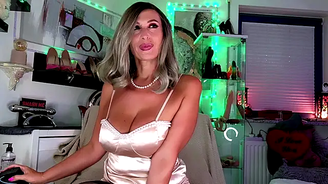 Snapshot of 2bigass4_u chatting on 4, 7, 2026 2bigass4 u online show from 4, 7, 2026