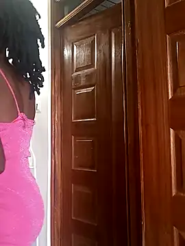 Prettybecs online show from 4, 3, 2025