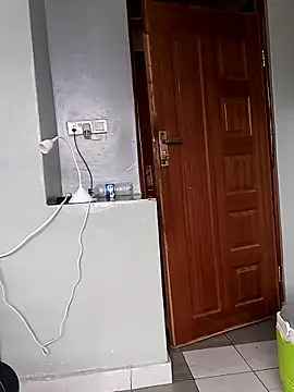 Prettybecs online show from 13, 2, 2025