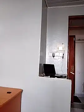 Prettybecs online show from 12, 2, 2026