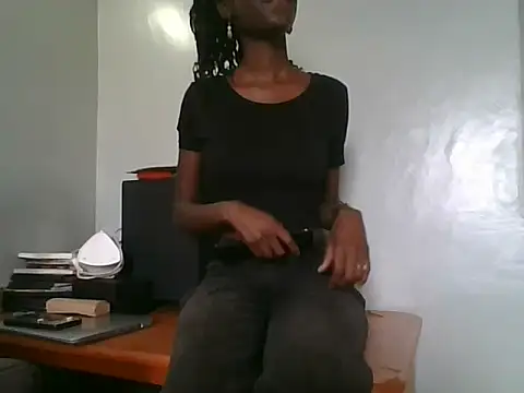 Prettybecs online show from 6, 10, 2025