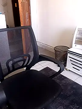 Prettybecs online show from 15, 10, 2025