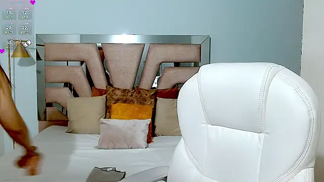 sophia hadid online show from 23, 1, 2025