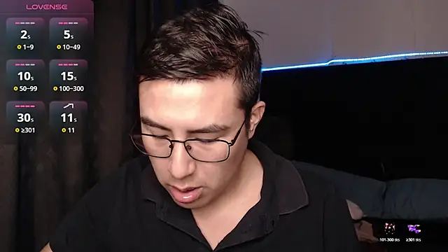 Snapshot of andrewmhilton_ chatting on 8, 2, 2026 andrewmhilton online show from 8, 2, 2026