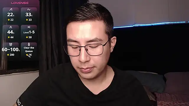 Snapshot of andrewmhilton_ chatting on 3, 2, 2026 andrewmhilton online show from 3, 2, 2026