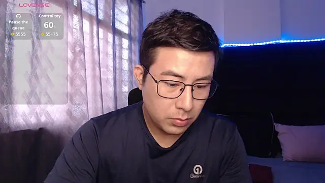 Snapshot of andrewmhilton_ chatting on 28, 2, 2026 andrewmhilton online show from 28, 2, 2026