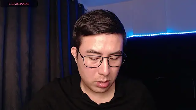 Snapshot of andrewmhilton_ chatting on 19, 2, 2026 andrewmhilton online show from 19, 2, 2026